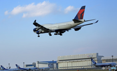 着陸 Delta 747-400  N662US