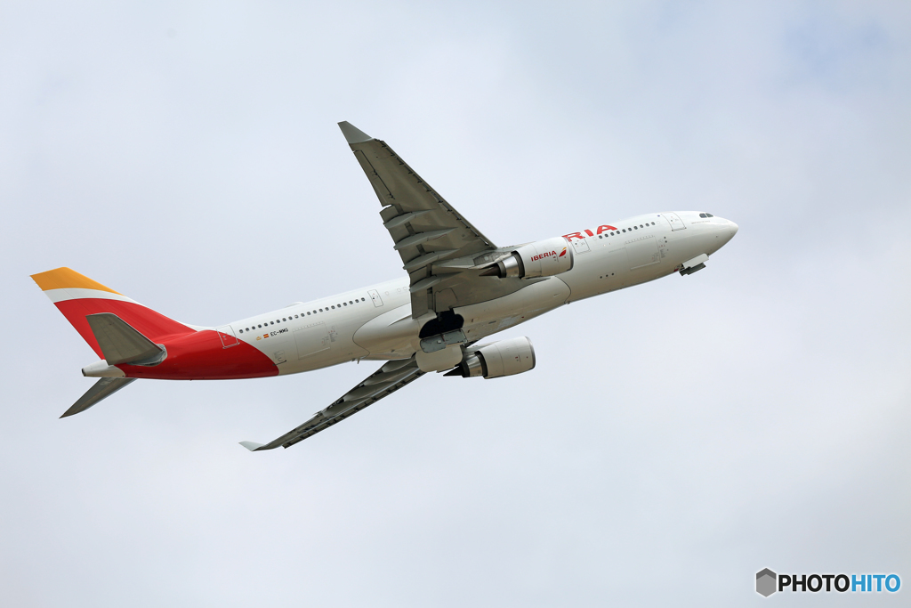 飛び立ち IBERIA A330-202 EC-MMG