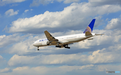 着陸 UNITED 777-222 N797UA