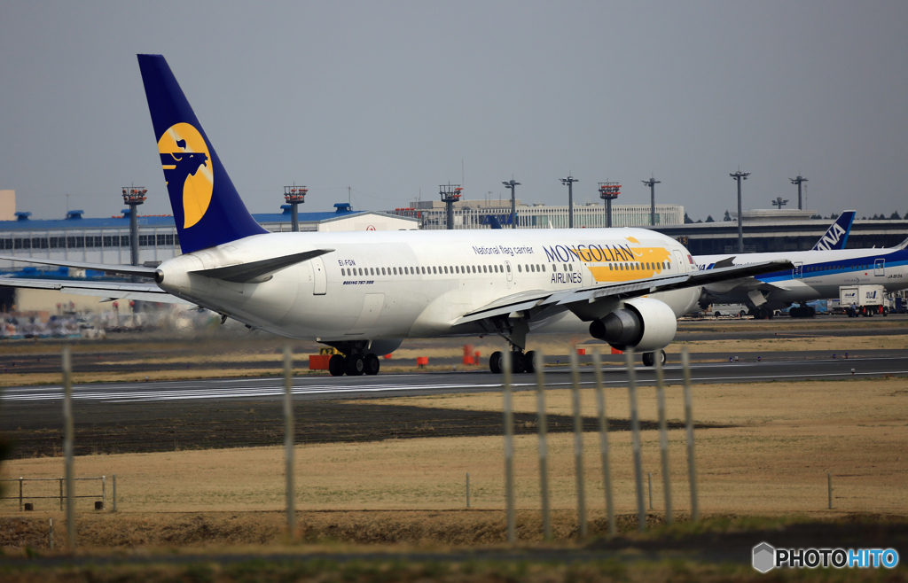 「スカイ」 Mongolian 767-300 EI-FGN 出発