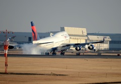 DELTA 747-400