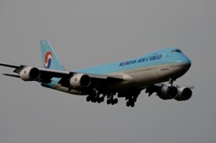 到着　KOREAN CARGO 747-8F