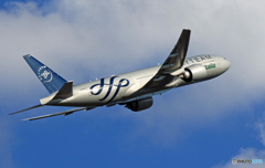 Alitalia 777-200 EI-DDH 出発 