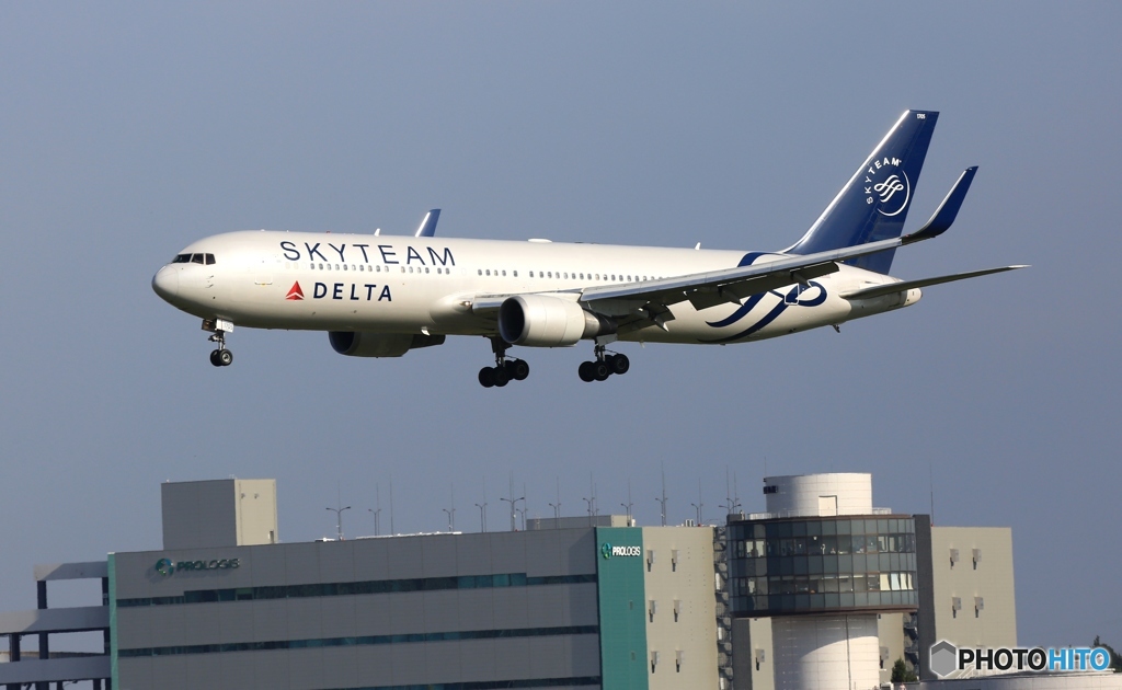 Delta 767-300 N175DZ 到着　