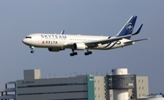 Delta 767-300 N175DZ 到着　