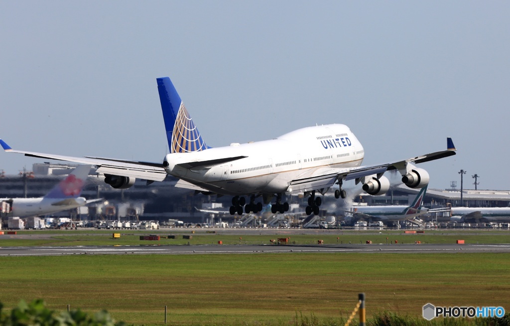 UNITED 747-400 着陸 