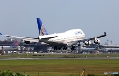 UNITED 747-400 着陸 