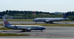 China 737  /  United 777