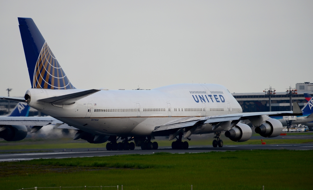 出発（219） UNITED 747-400 
