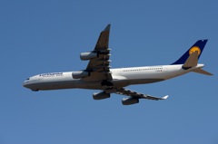 Lufthansa  A340-313