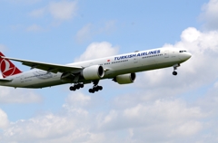 着陸（11-1）TURKISH Air 777-300ER[a]