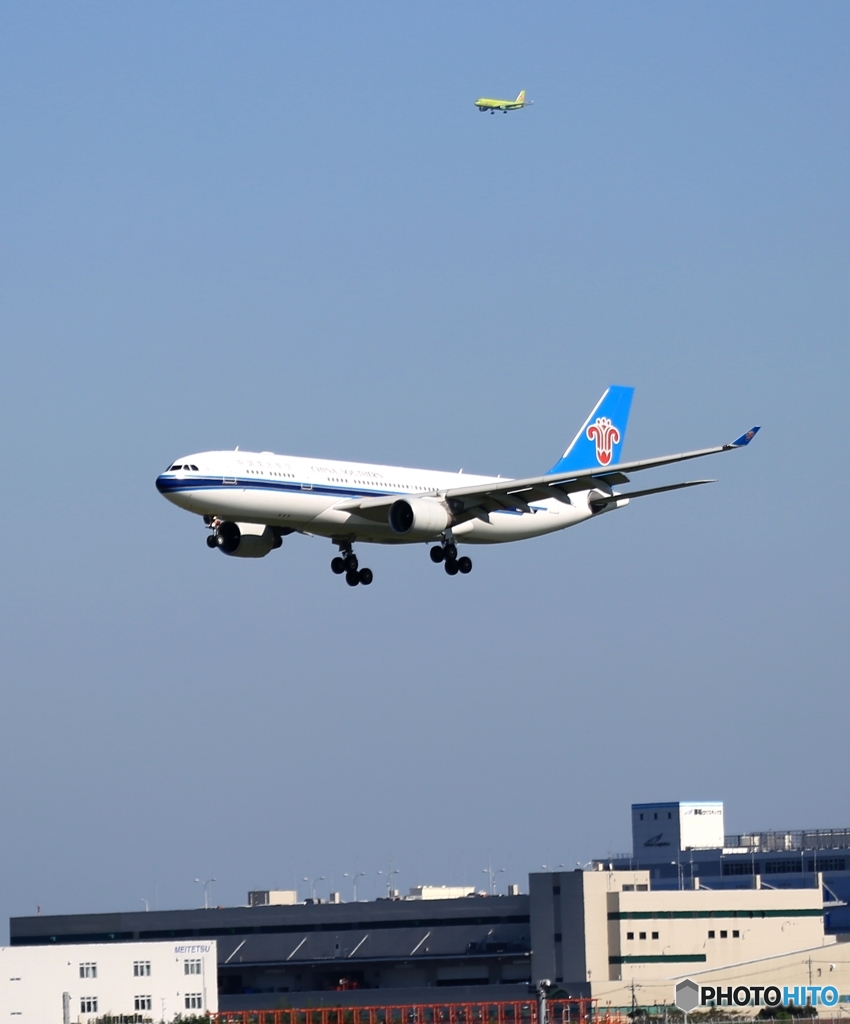 中国南方 A330-200+S7 到着　