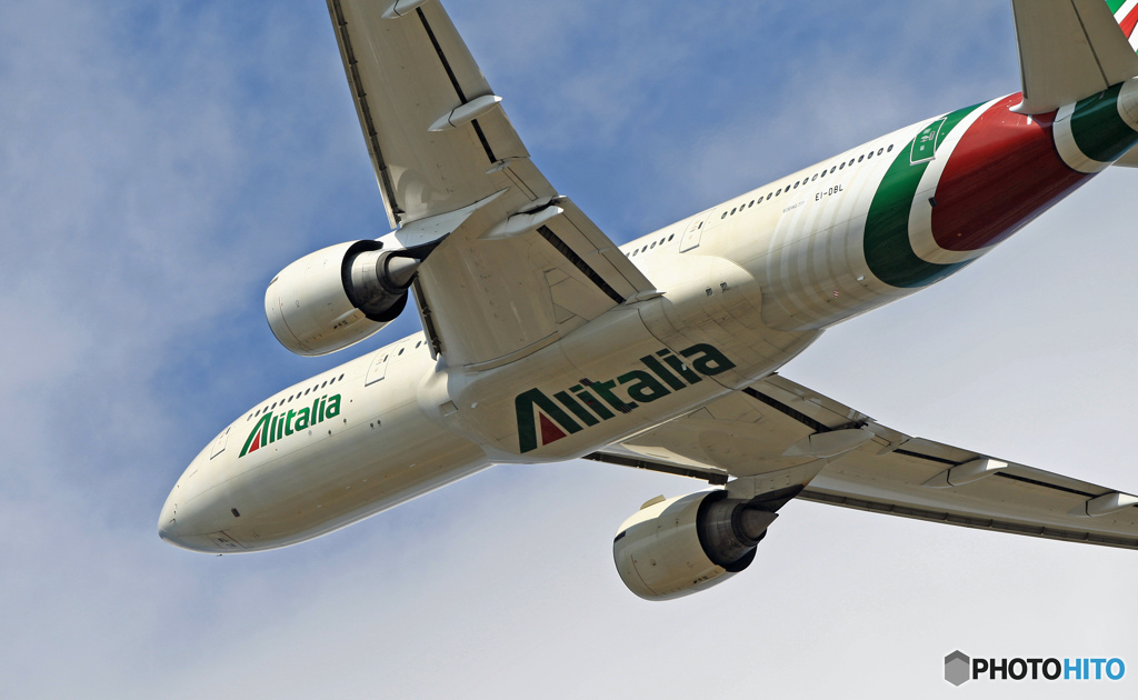 下も・「Alitalia」 777-243 