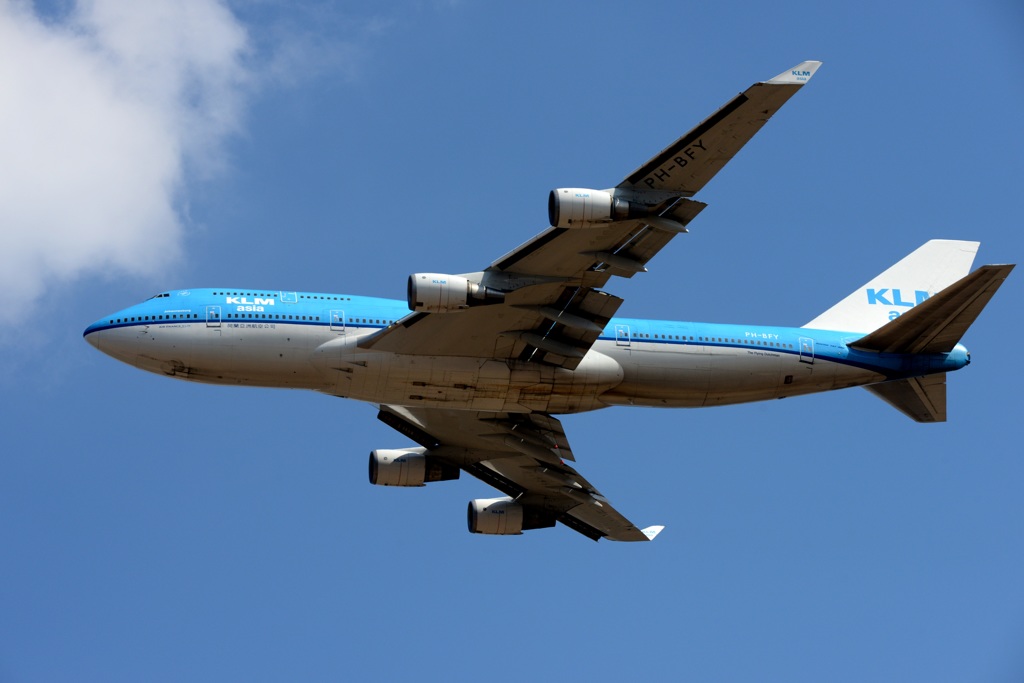 飛び立ち KLM 747-400