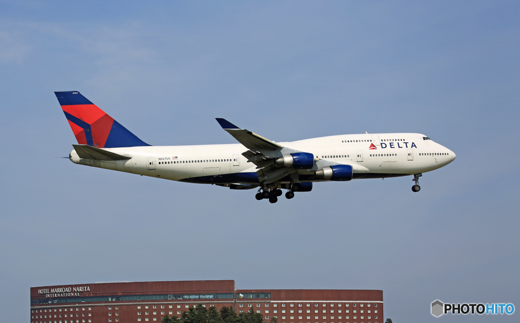 DELTA 747-400 N667US 到着 