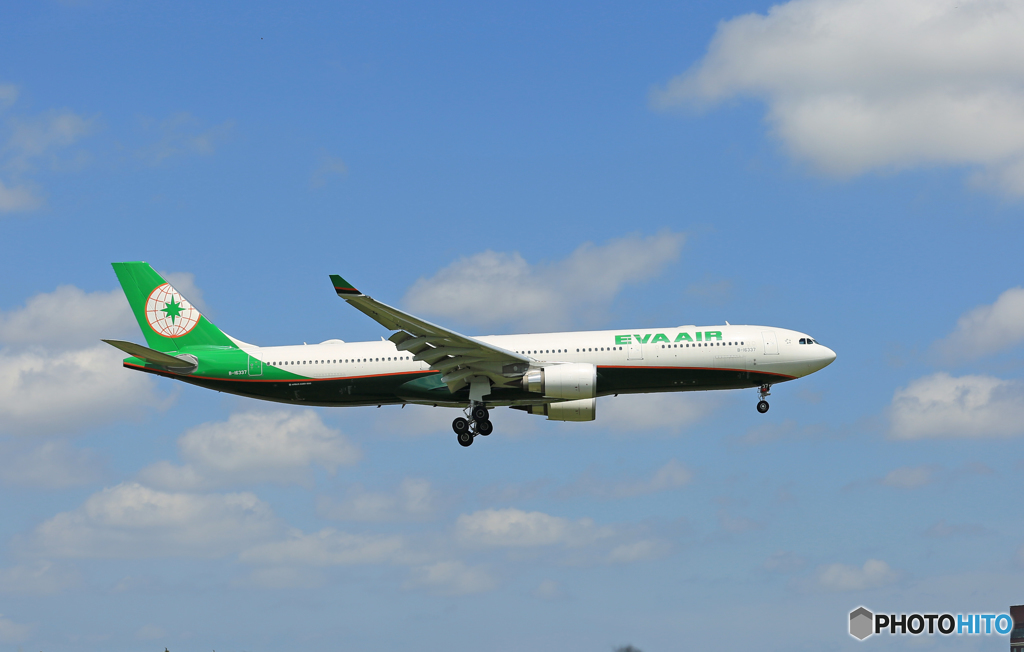 「青い空」が一番 EVA A330-300 B-16377 到着です