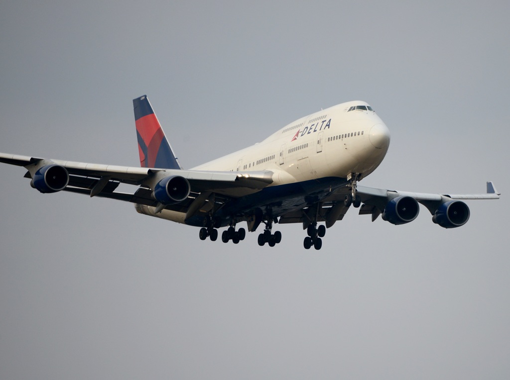 着陸 DELTA 747-400