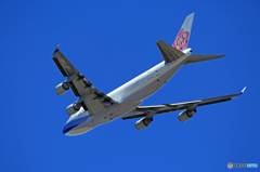 「SKY」 China 747-400 B-18721出発