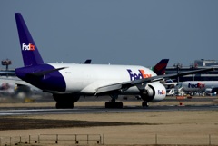 FedEx 777-FS2 出発