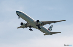 飛び立ち CATHAY 777-267 B-HND