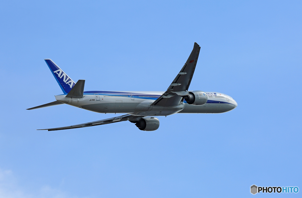飛び立ち ANA 777-381 JA781A