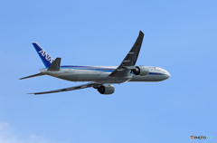 飛び立ち ANA 777-381 JA781A