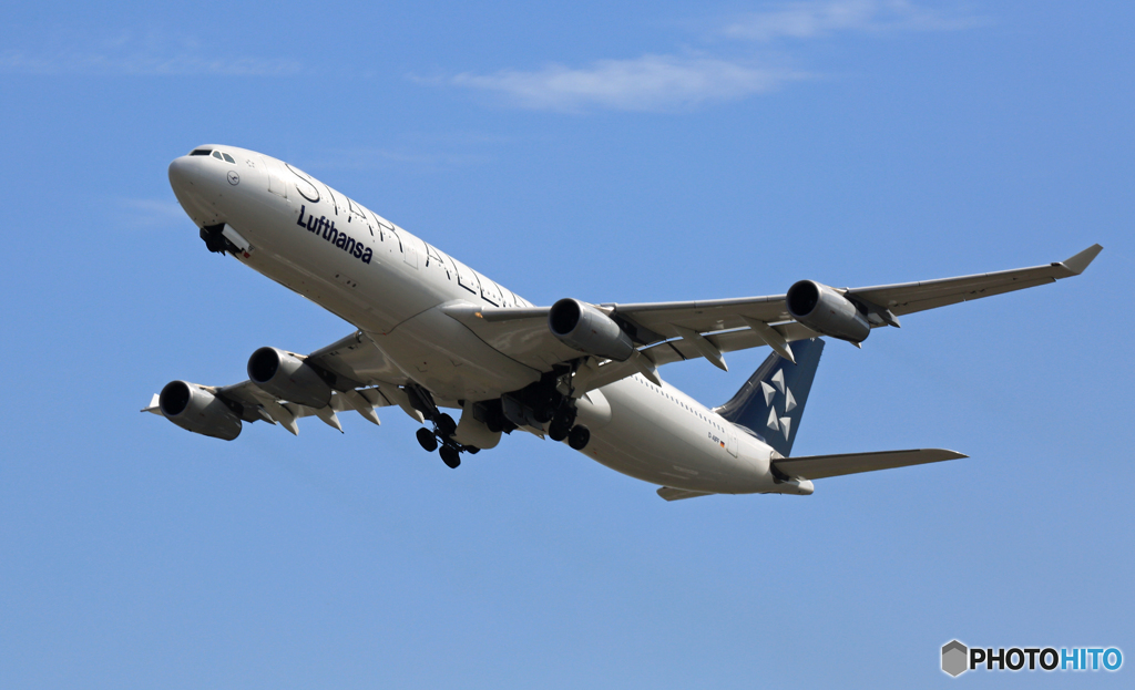 出発　Lufthansa A340-313 D-AIFF
