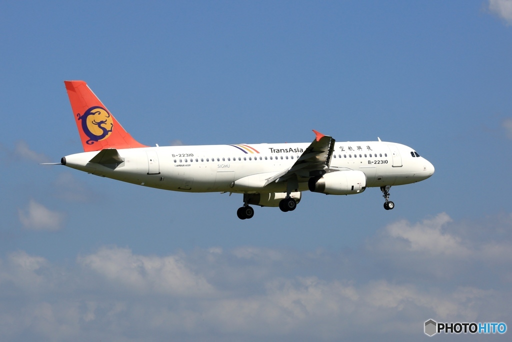 着陸　Trance Asia A320-232 B-22310