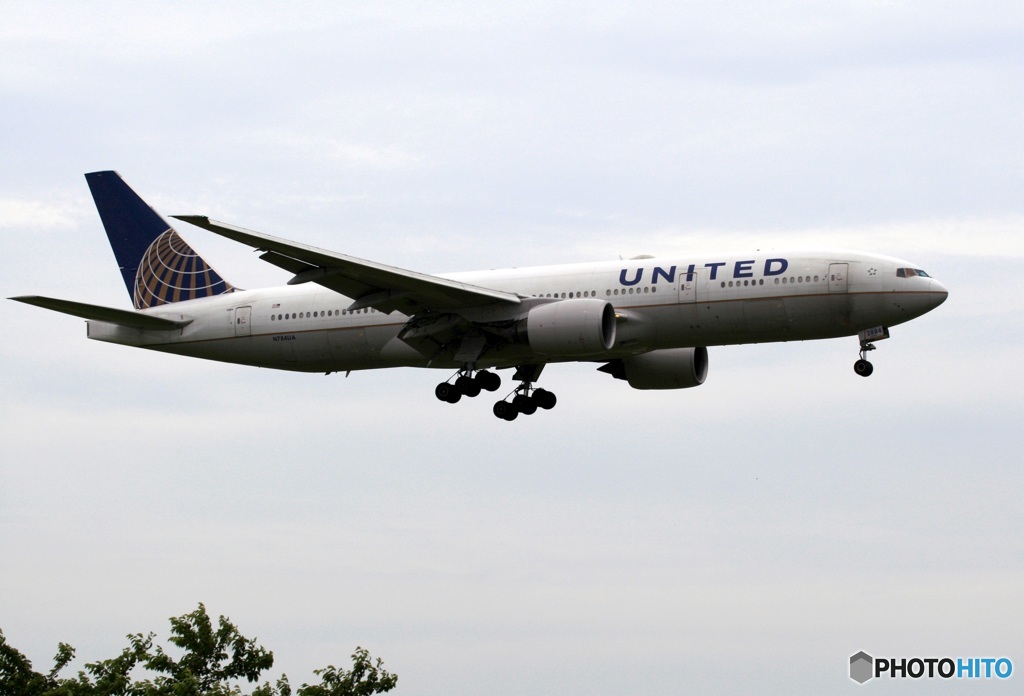 UNITED 777-222 到着　