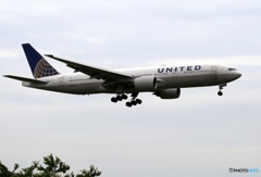 UNITED 777-222 到着　