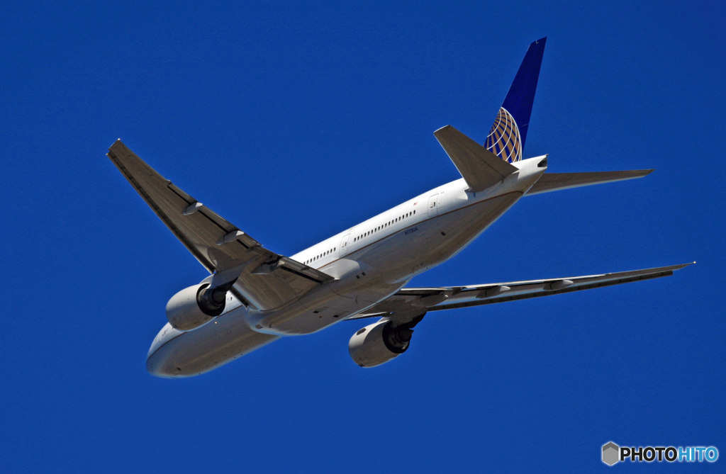 United 777-222 N772UA