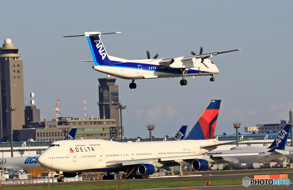 ANA Wings DHC-8-400 JA854A+ジャンボ機