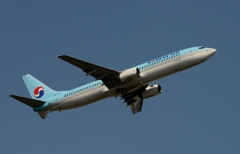 着陸(122)KOREAN 737-800  着陸(122)KOREAN 737-800