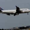 UNITED 747-400 到着　