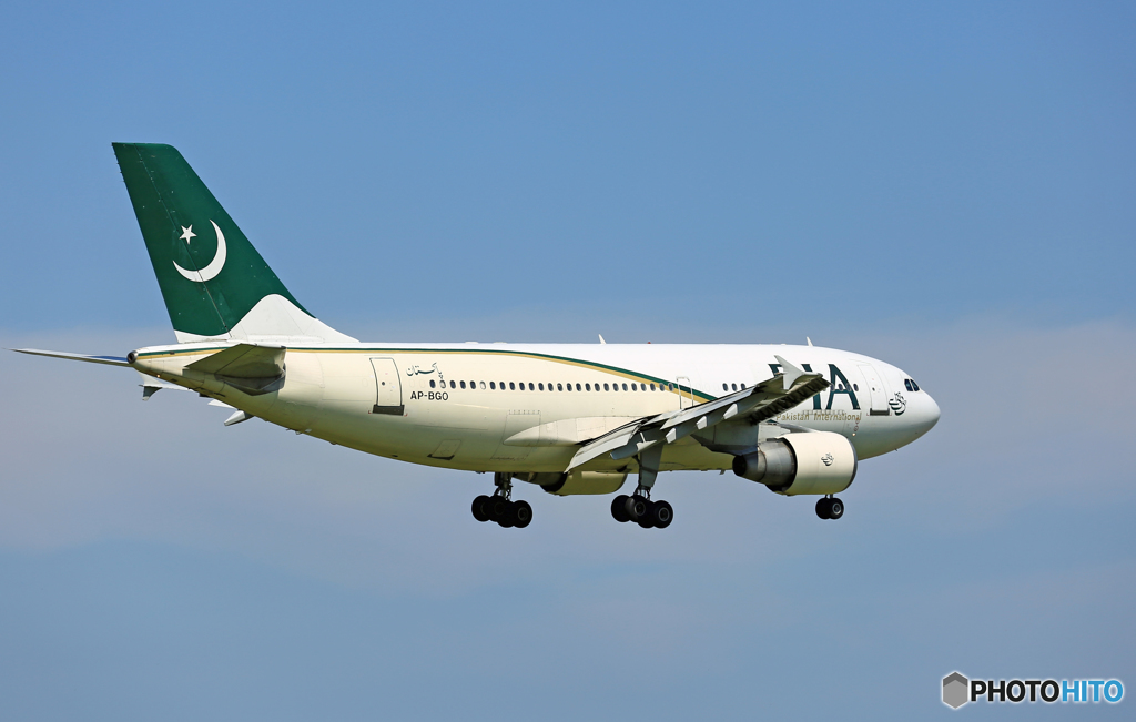 到着 PIA A310-324 AP-BGO