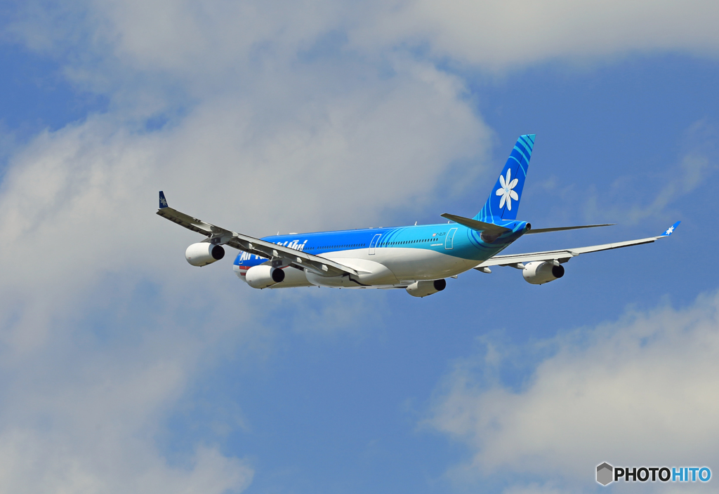 「SKY」　Air Tahiti Nui A340-313 Takeoff 
