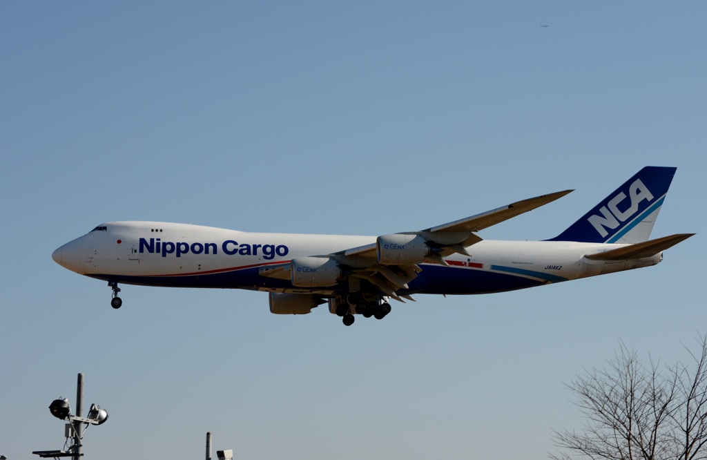 着陸 NCA 747-8F 