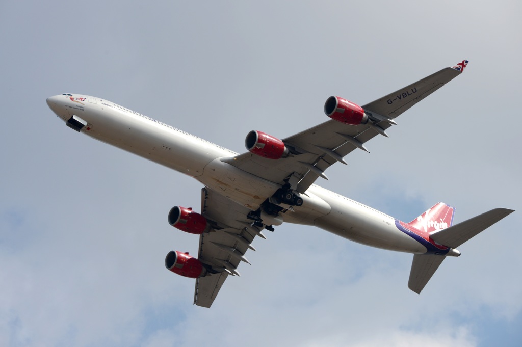 virgin A340-642 離陸
