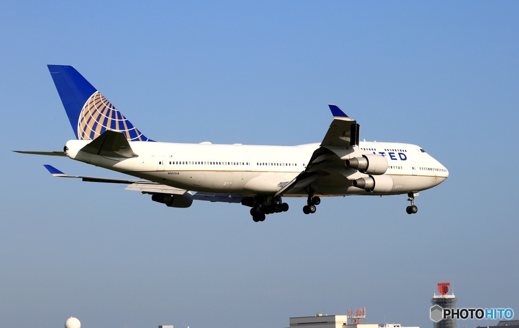 到着 UNITED 747-400 ジャンボ機