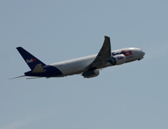 FedEx 777-F28 離陸