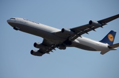 離陸 Lufthansa A340-300