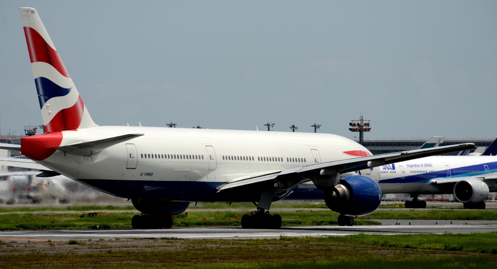 出発（138）British 777-200