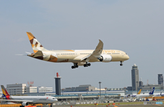 「スカイ」 Etihad 787-9 A6-BLK 着陸 「スカイ」 Etihad 787-9 A6-BLK 着陸