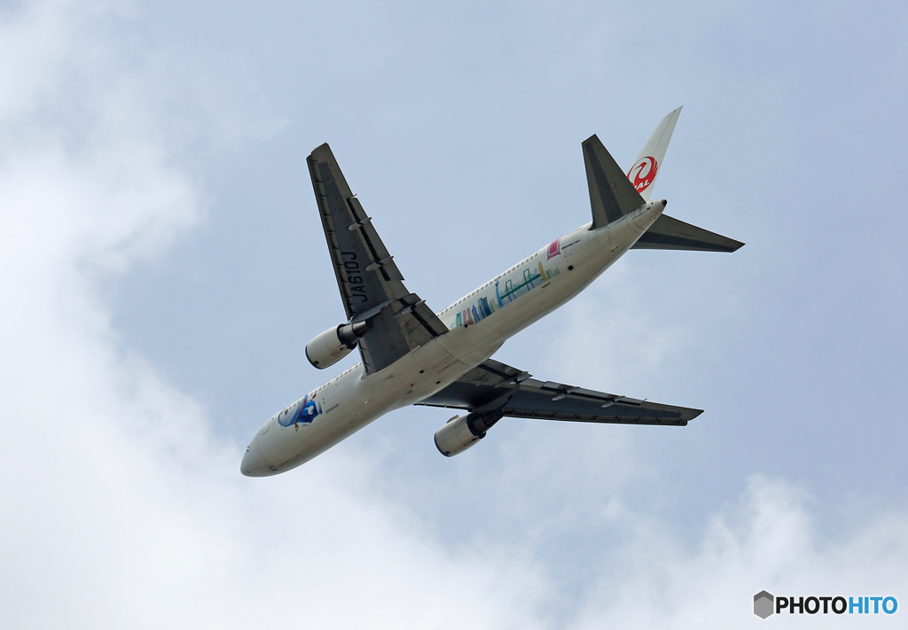 「青空」 JAL ドラえもん 767-346 JA610J離陸