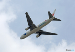 「青空」 JAL ドラえもん 767-346 JA610J離陸