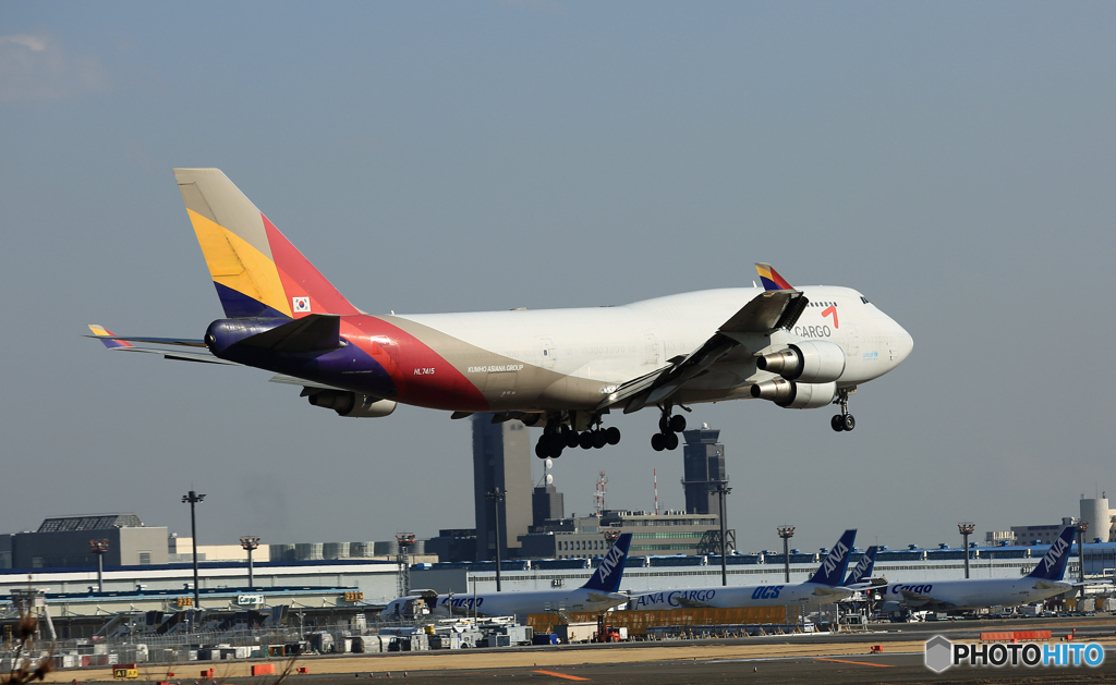 到着 ASIANA 747-400F HL7415ジャンボ機　