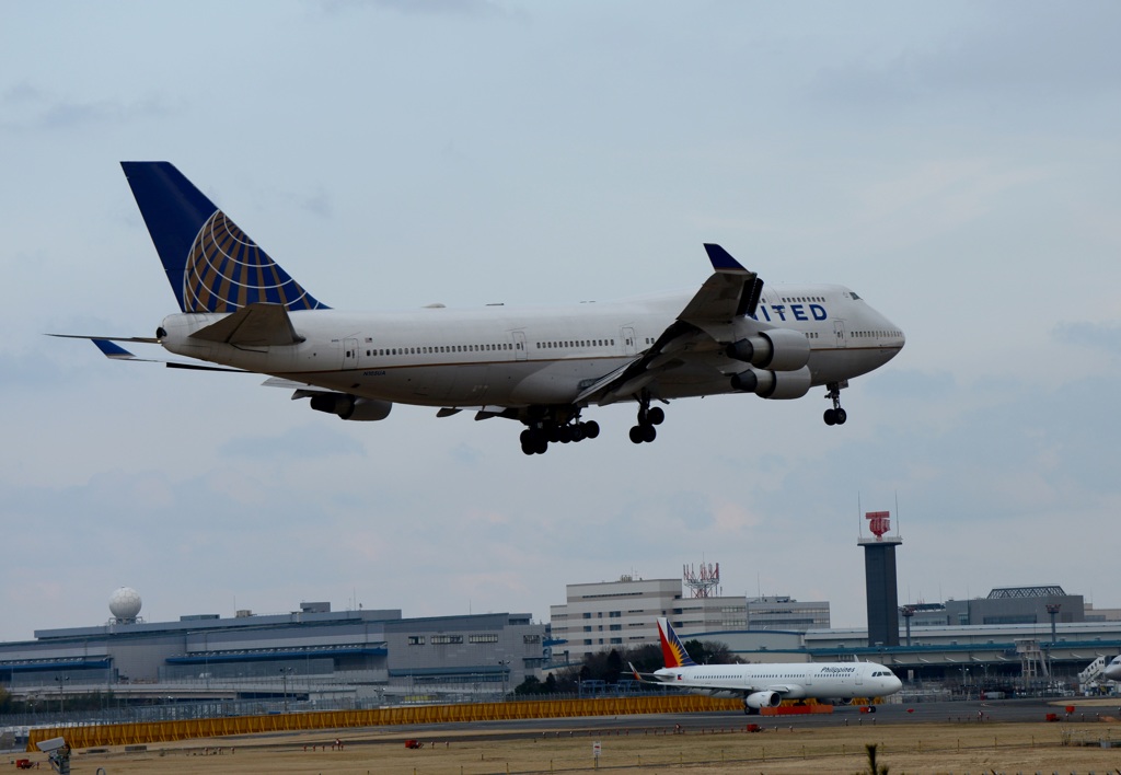 着陸 United 747-400