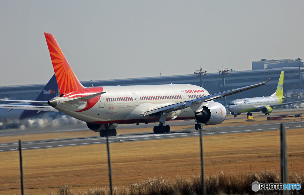 飛び立ち Air India 787-8 VT-ANT