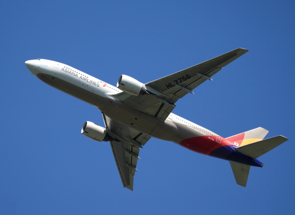 Asiana 777-28E 出発　