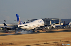 到着UNITED 747-400 N174UAジャンボ保存委員会